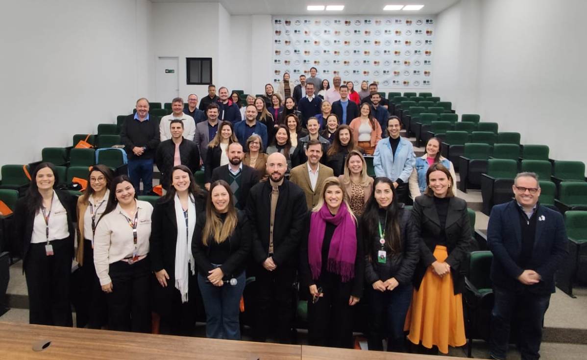 CISOP participa de encontro da ACISPAR para fortalecer a gestão da saúde pública